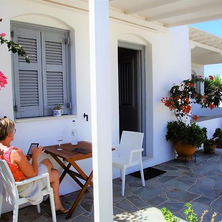 George'S Place Sifnos - Apartments Apollonía Eksteriør billede